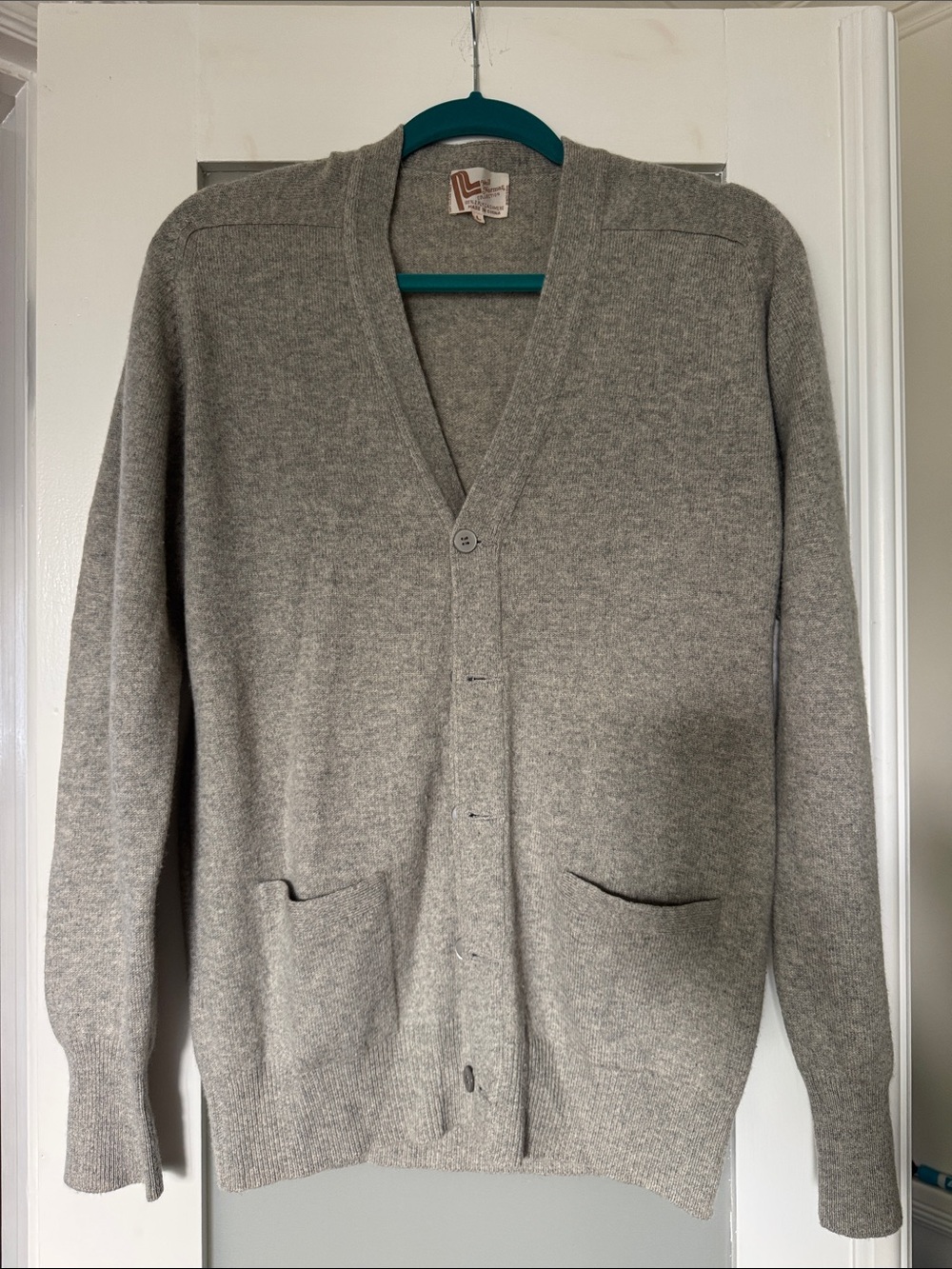Men's 100% Cashmere Gray V-Neck Cardigan Sweater